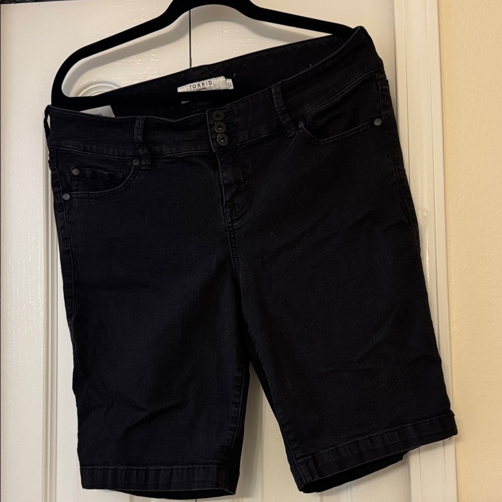 Torrid Black Women’s Stretch Bermuda Shorts - Picture 6 of 8
